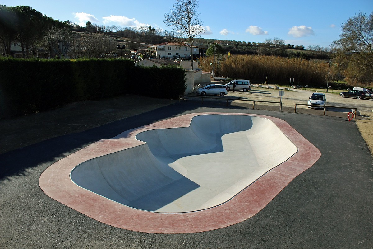 Ville de Mirabel-aux-Baronnies skatepark